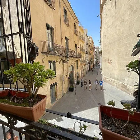 A 3' Playa Apartment